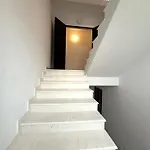 4 Stinet شقة فلورا