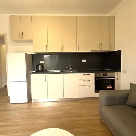 4 Stinet 公寓 Vlorë