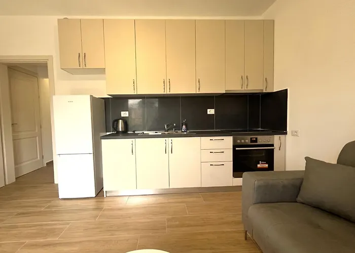 4 Stinet 公寓 Vlorë