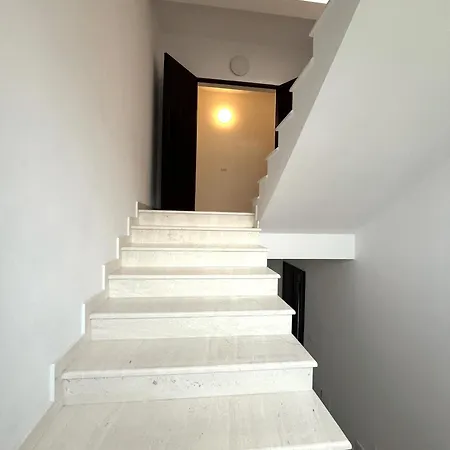 4 Stinet アパート Vlorë