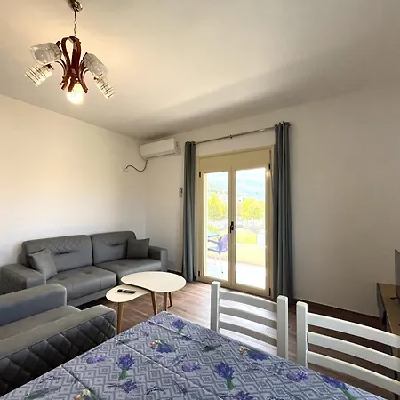 アパート 4 Stinet