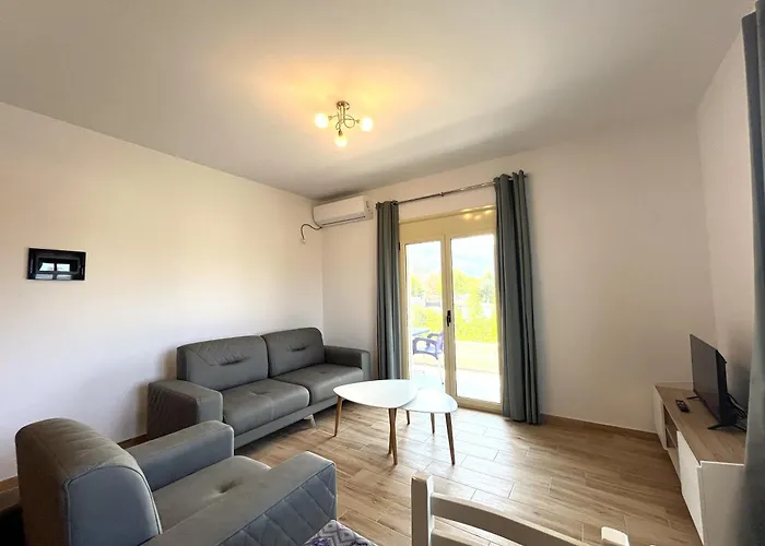 4 Stinet Апартаменты *